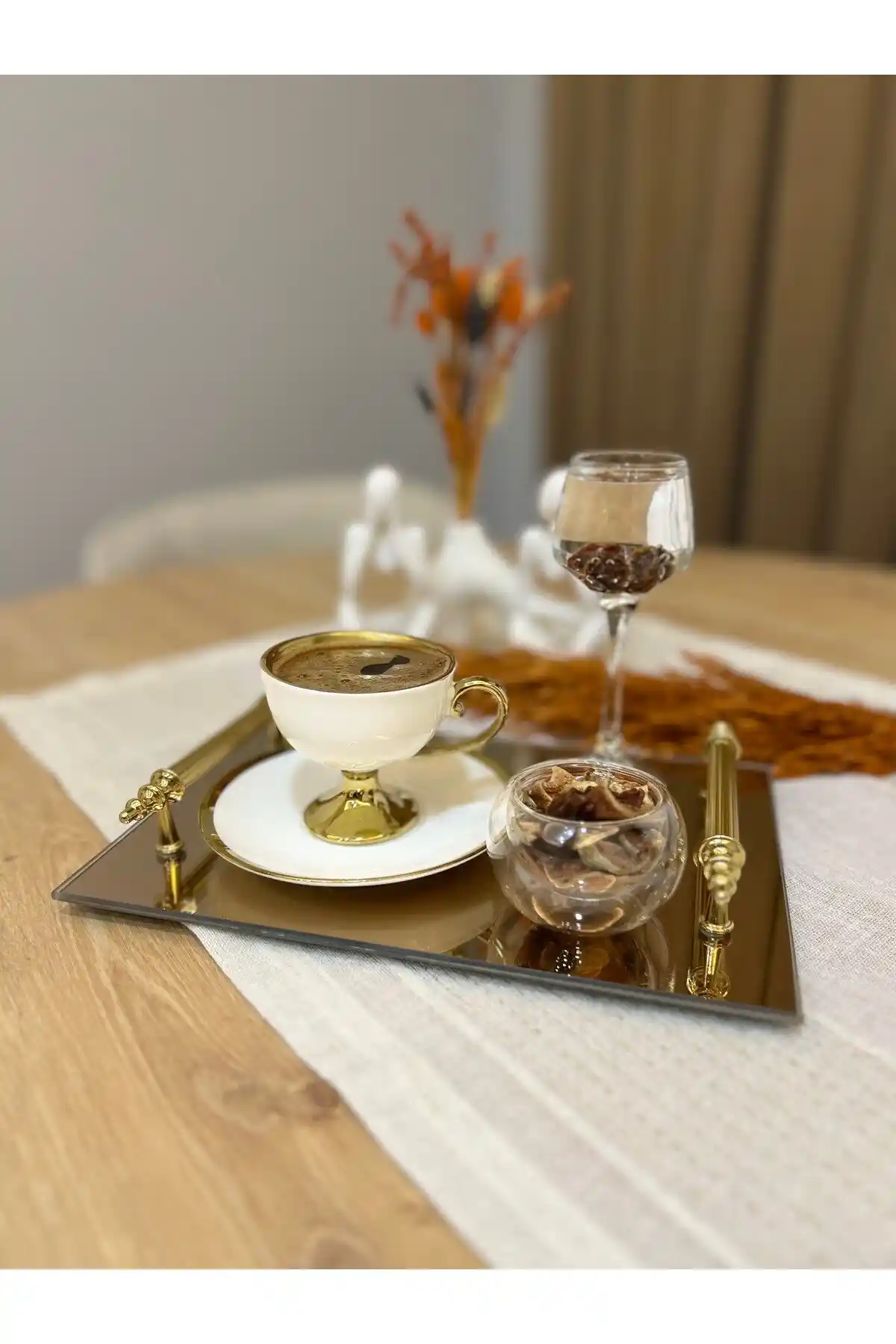 Cam Kahve Sunum Tepsisi ile Şıklık ve Fonksiyonelliği Bir Arada Yakalayın