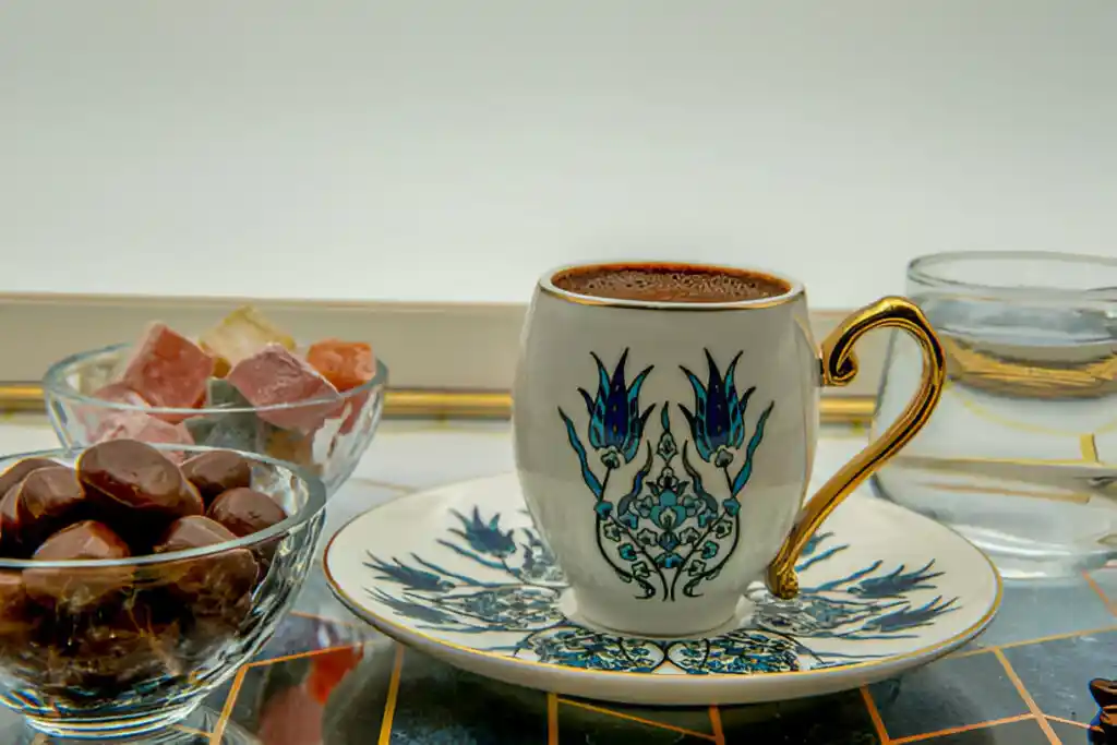 Cam Porselen ile Modern ve Şık İç Mekan Tasarımları İçin İpuçları ve Kullanım Alanları