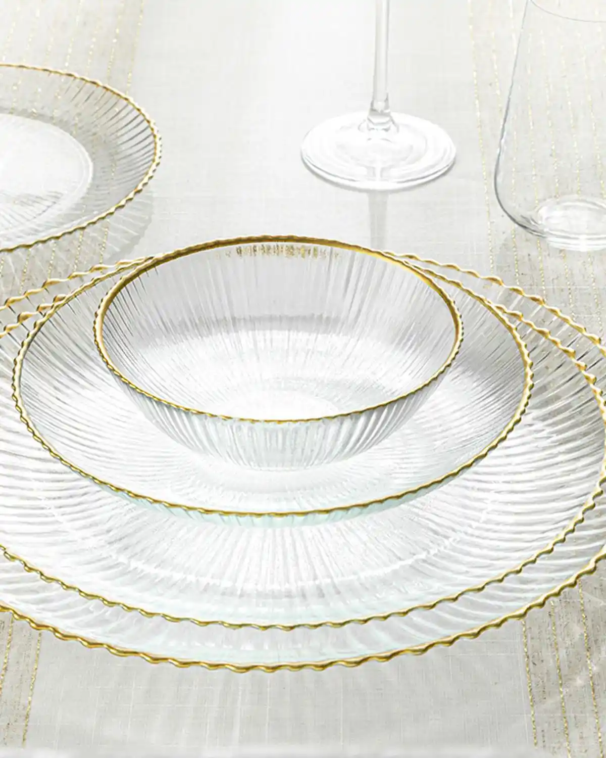 Cam Servis Tabağı Dekorasyonunda Zarafet ve Şıklık İçin En İyi Seçenekler