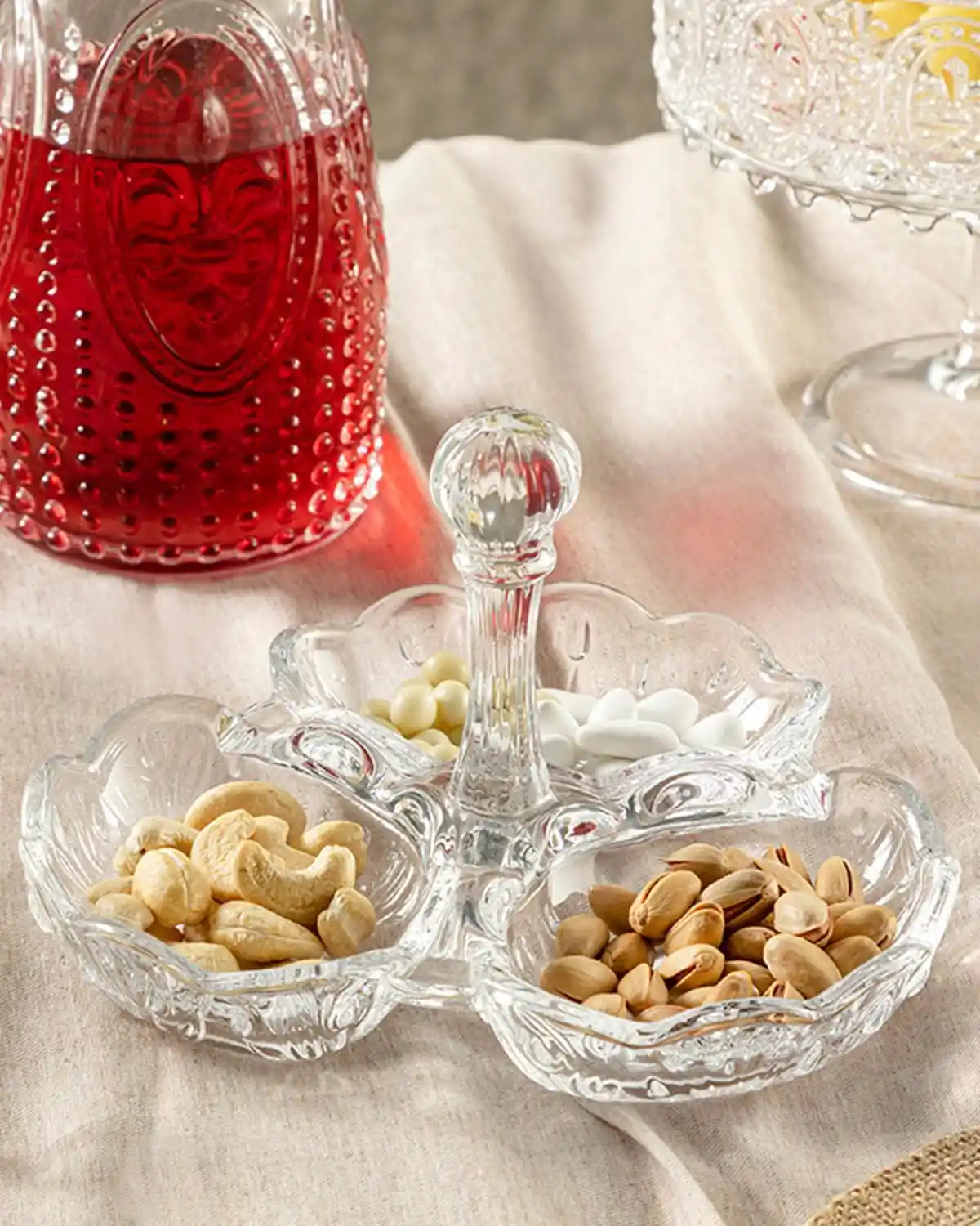 Cam Sunum Tabağı ile Dekorasyonunuzu Modern ve Şık Hale Getirin