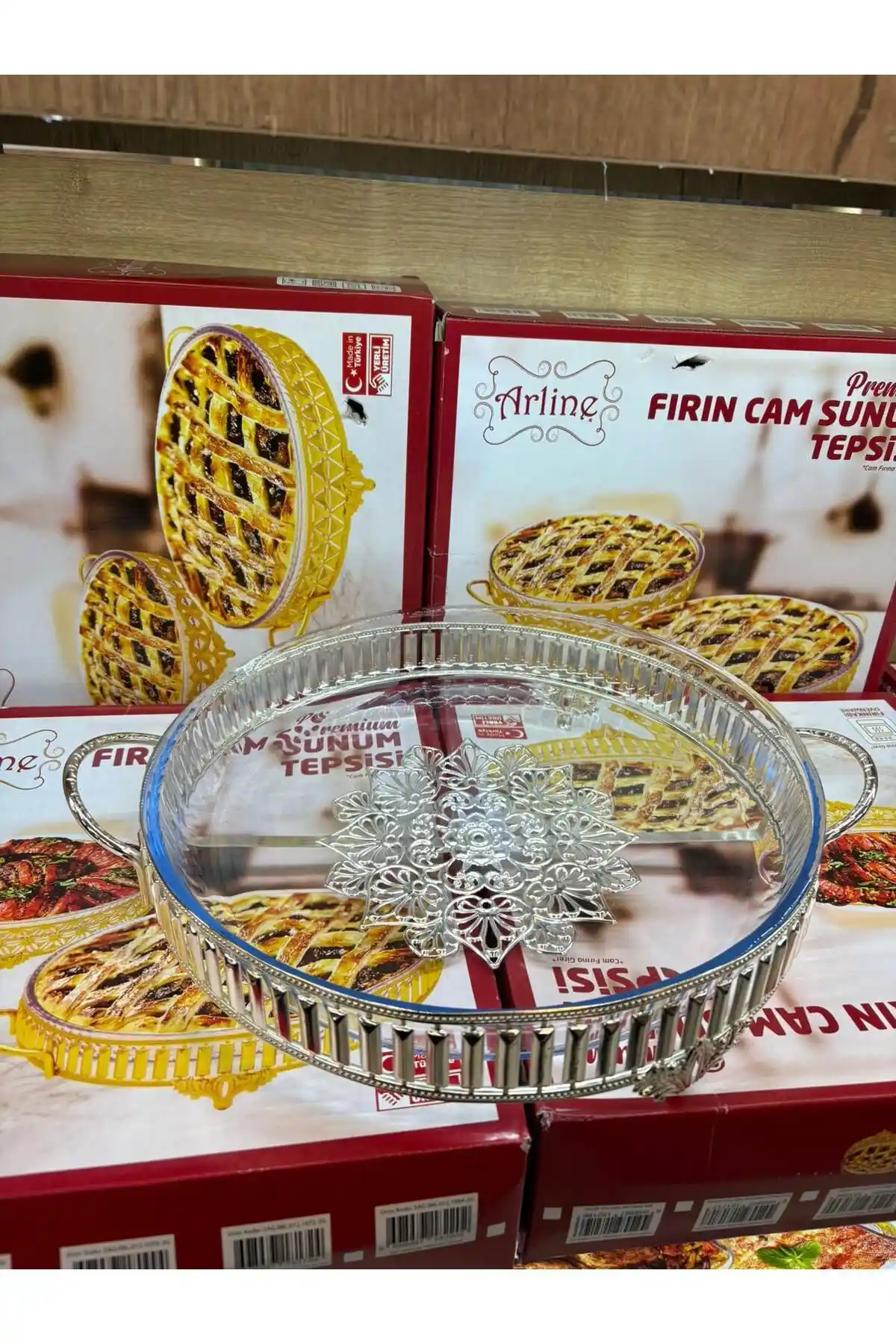 Cam Sunum Tepsisi ile Dekorasyonda Zariflik ve İşlevsellik Sağlayan Modern Çözümler