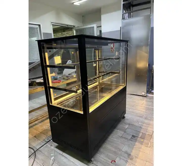 Cam Teşhir Dolapları ile Dekorasyonunuza Şıklık ve Fonksiyonellik Katın