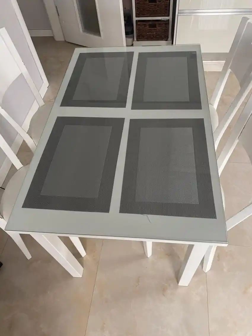 Camlı Mutfak Masası Seçenekleri ve Modern Dekorasyon İpuçları