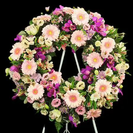 Çelenk Dekorasyonunda Zarafet ve Anlam Birliği: Türleri, Seçim İpuçları ve Güncel Trendler