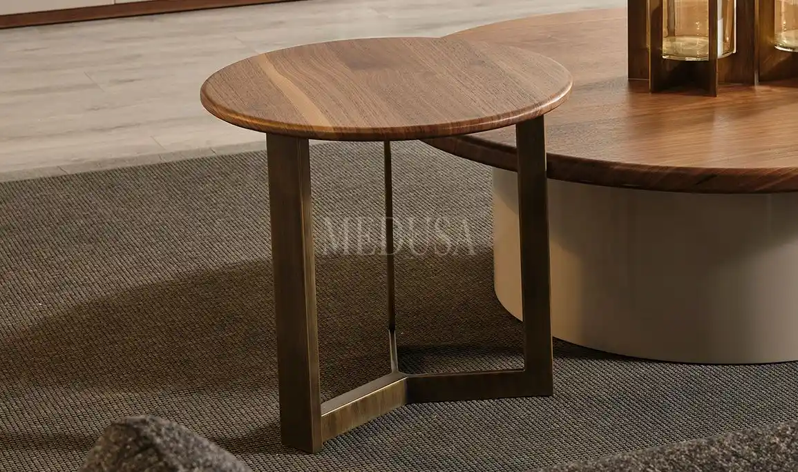 Ceviz Yan Sehpa: Estetik ve Fonksiyonellik Sunan Doğal Dekorasyon Ürünü