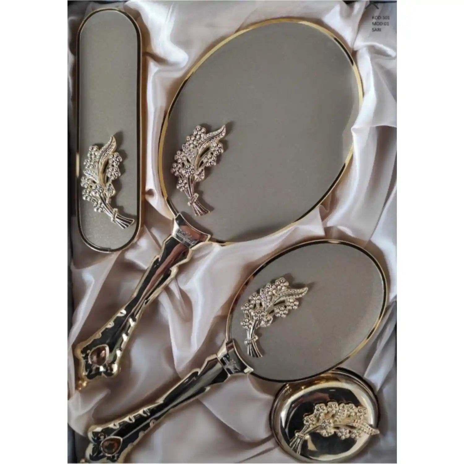 Çeyiz Dekorasyonunda Ayna Setleri: Estetik ve Fonksiyonellik Bir Arada