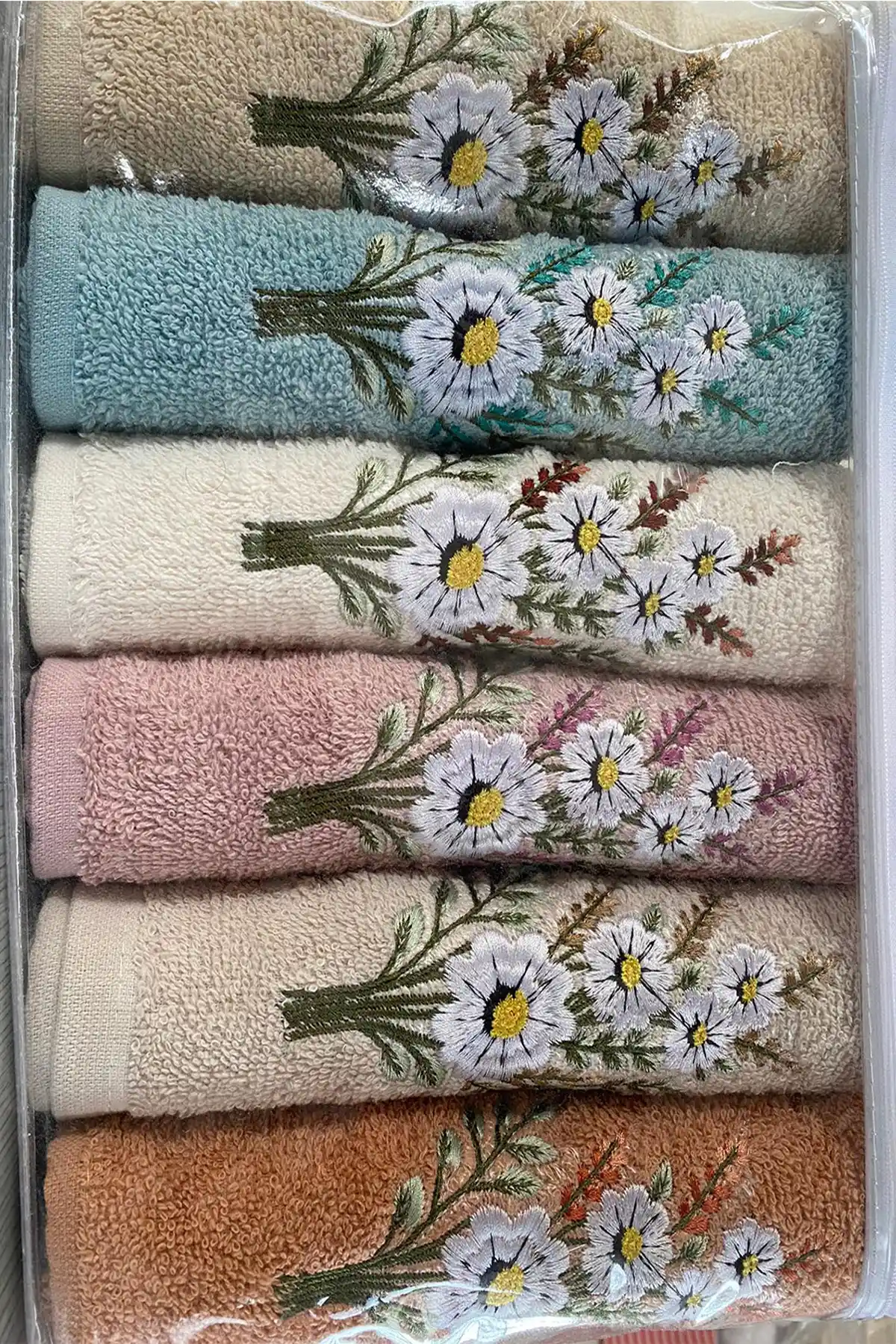 Chanel Havlu ile Dekorasyonda Zarafet ve Şıklık Yaratmanın Yolları