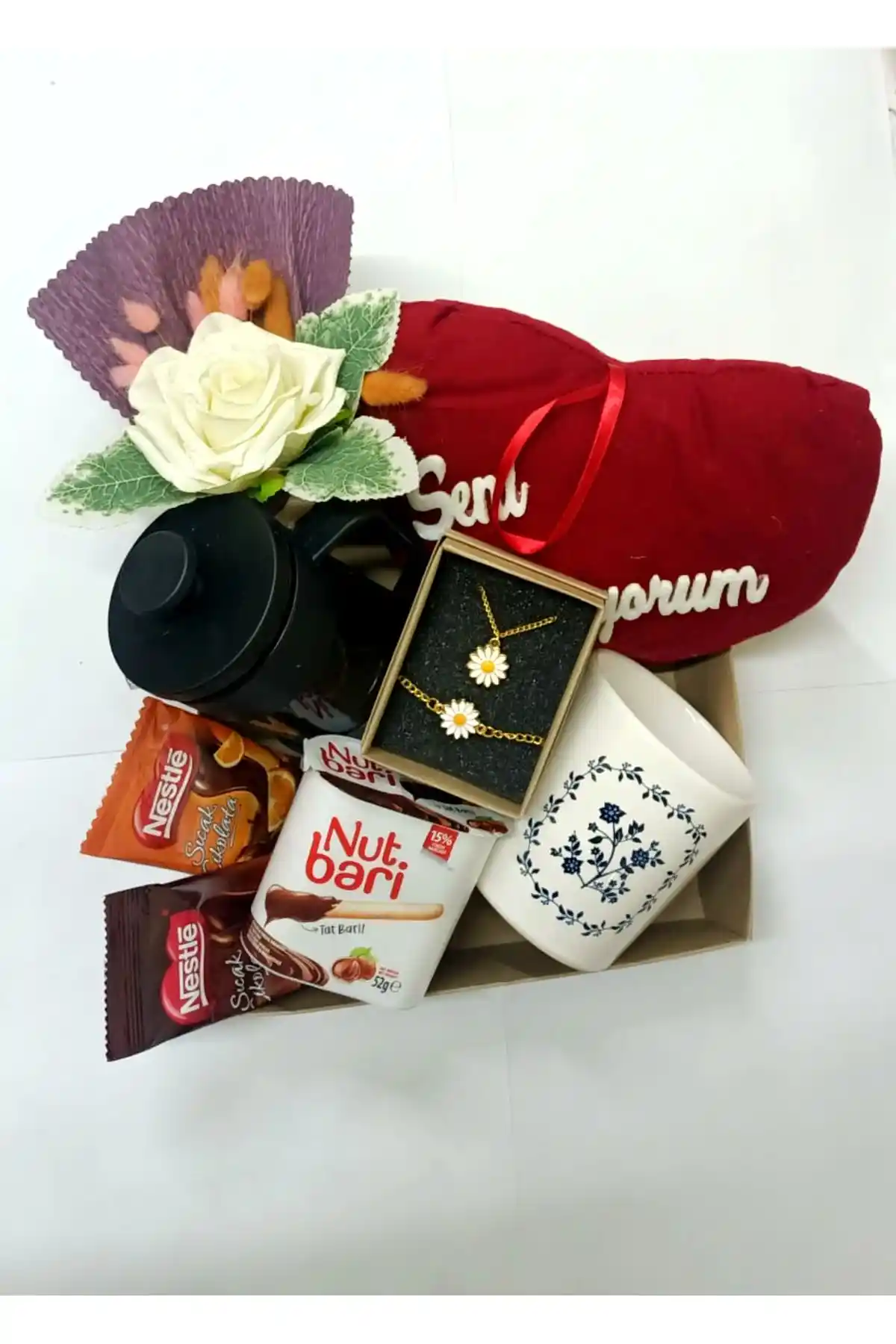 Çiçek Hediye Paketleriyle Dekorasyonda Şıklık ve Anlam Yaratma Rehberi