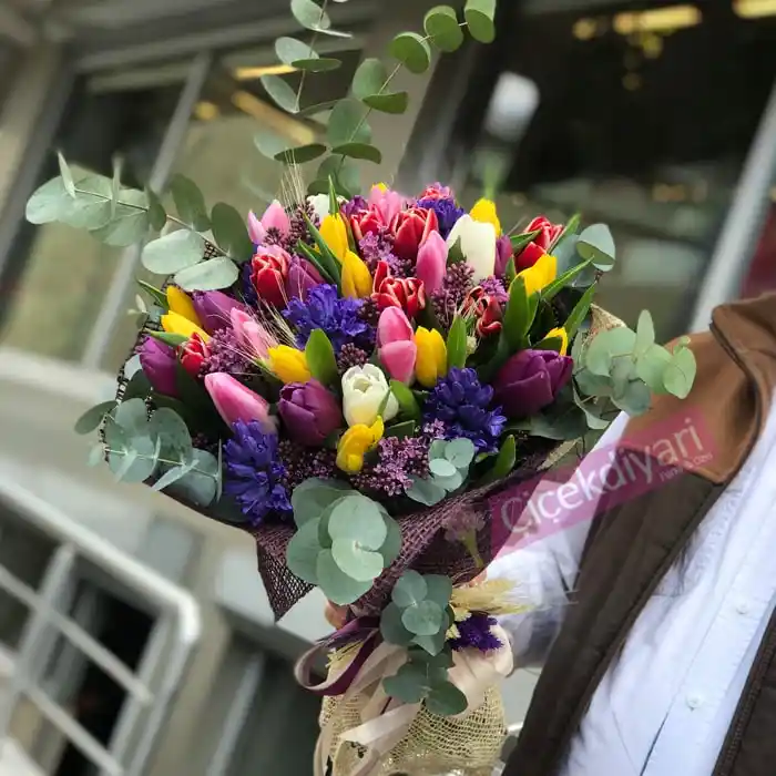 Çiçek Modelleri ile Dekorasyonunuzu Canlandırın ve Doğanın Güzelliğini Evinize Yansıtın