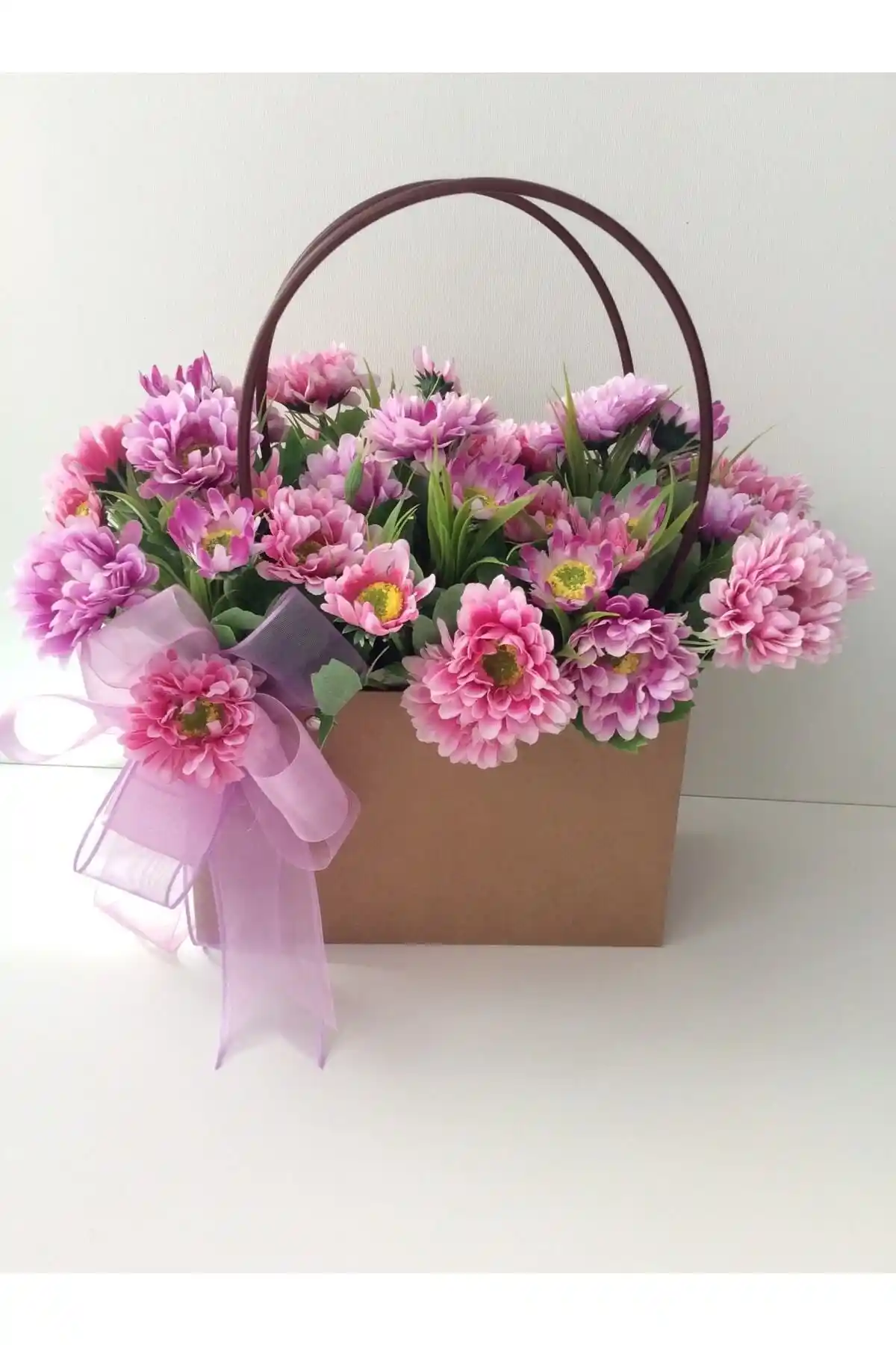 Çiçek Sepeti Çanta ile Dekorasyonda Şıklık ve Fonksiyonelliğin Buluşması