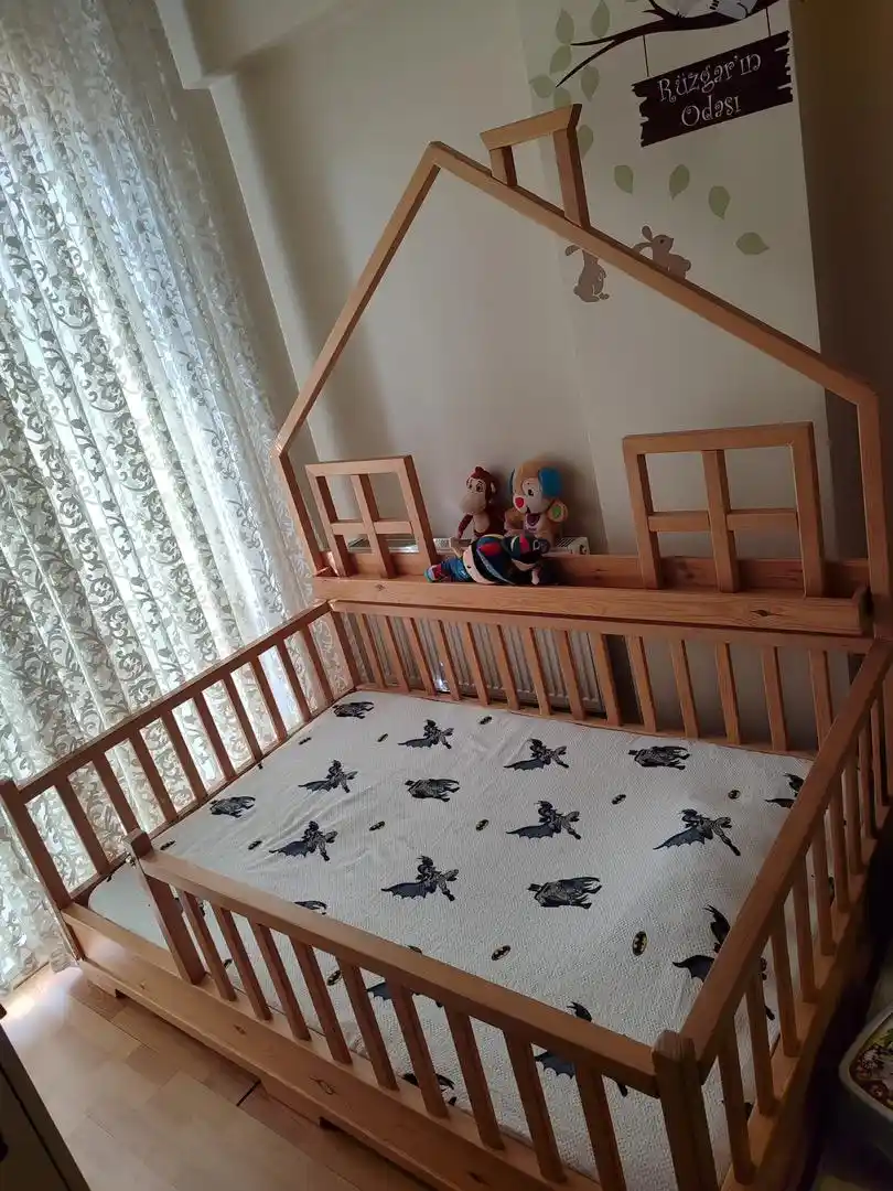 Çocuk Odası Dekorasyonunda Ev Şekli Tasarımlar: Yaratıcı ve Fonksiyonel Çözüm Önerileri