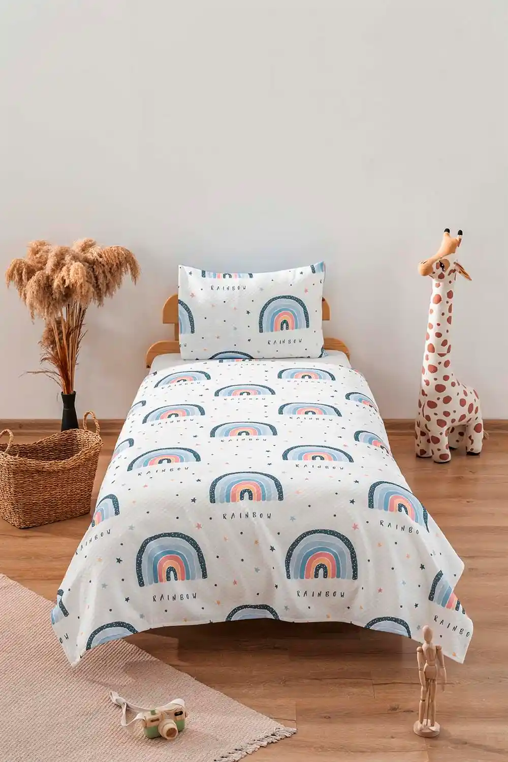 Çocuk Odası Dekorasyonunda Renkli ve İşlevsel Pike Takımları Seçenekleri