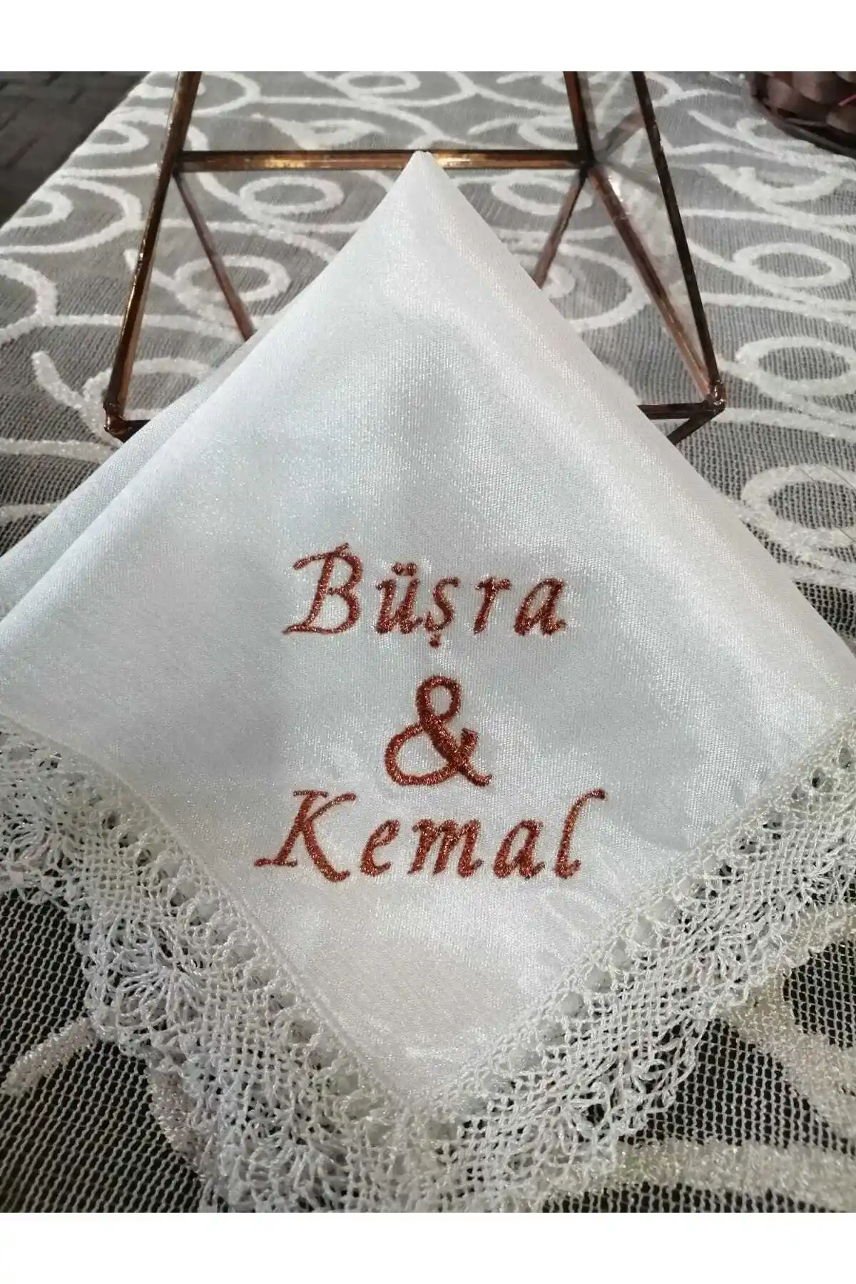 Damat Söz Mendili ile Dekorasyonda Zarafet ve Anlamın Buluşması