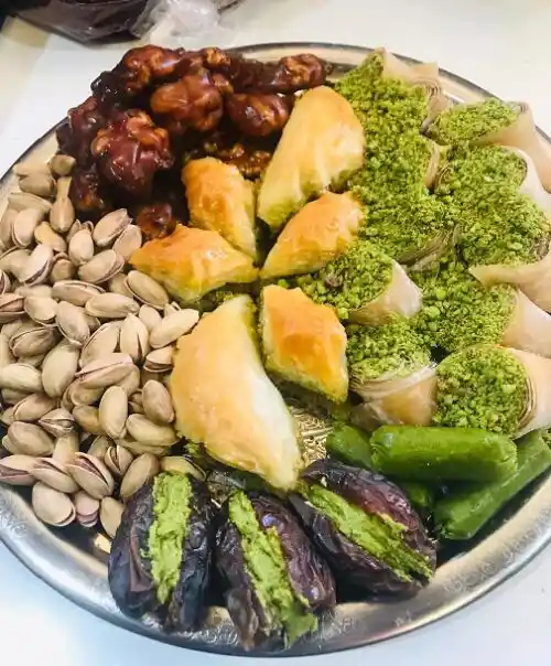 Damat Tepsisi Dekorasyonda Şıklık ve Zarafetin Modern Kullanım İpuçları