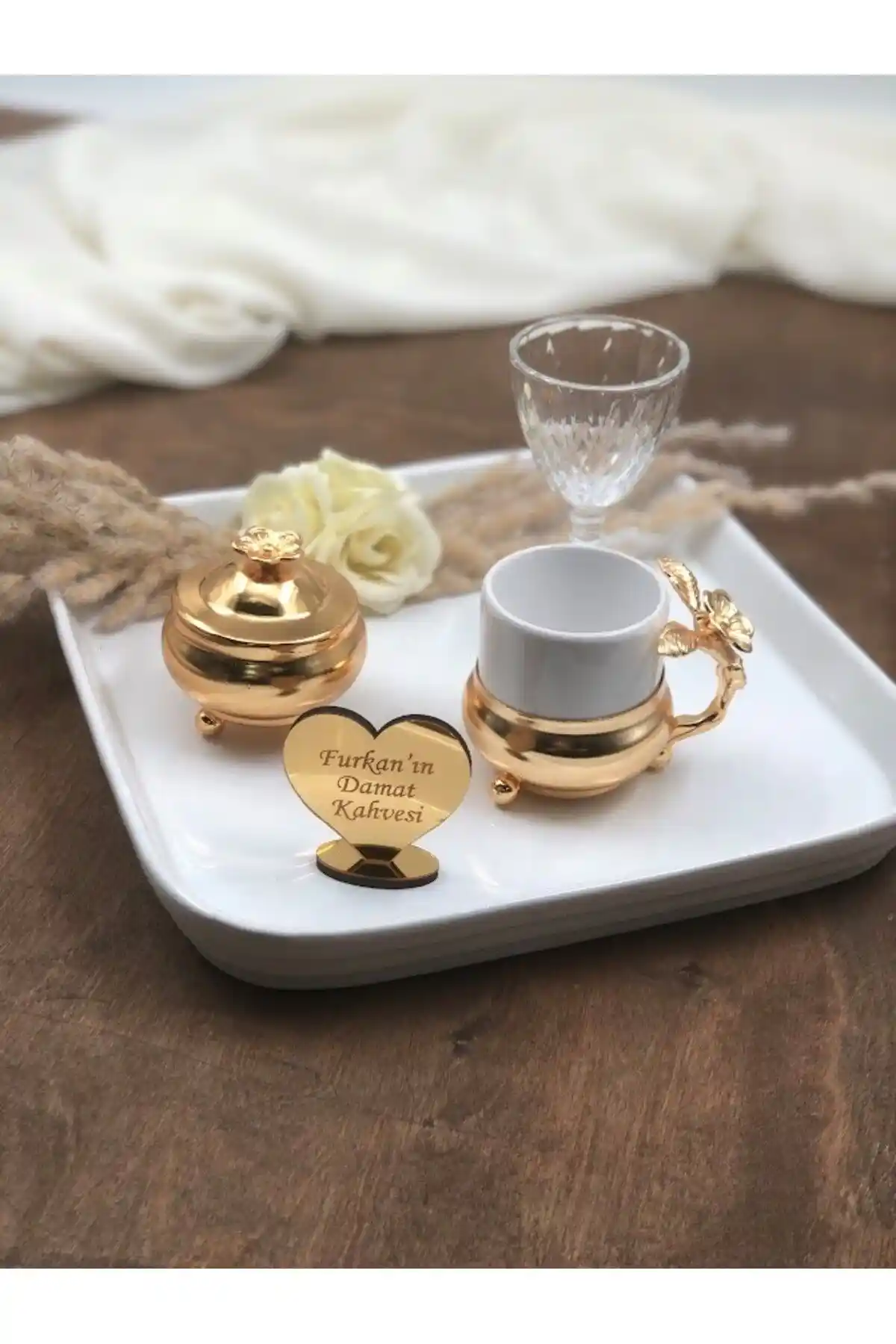 Damat Tepsisi Kahve Dekorasyonu: Şıklık ve Geleneksel Anlamın Buluşması