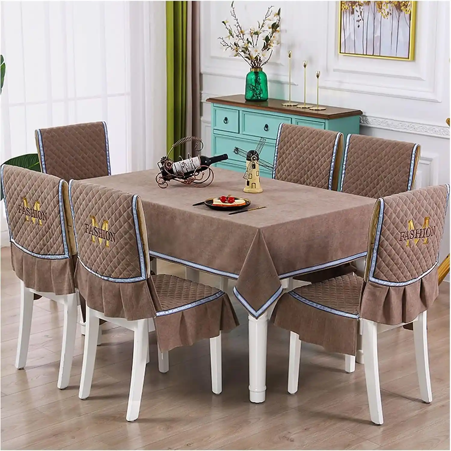 Değişik Sandalye Kılıflarıyla Modern ve Şık İç Mekan Dekorasyonu Nasıl Yapılır