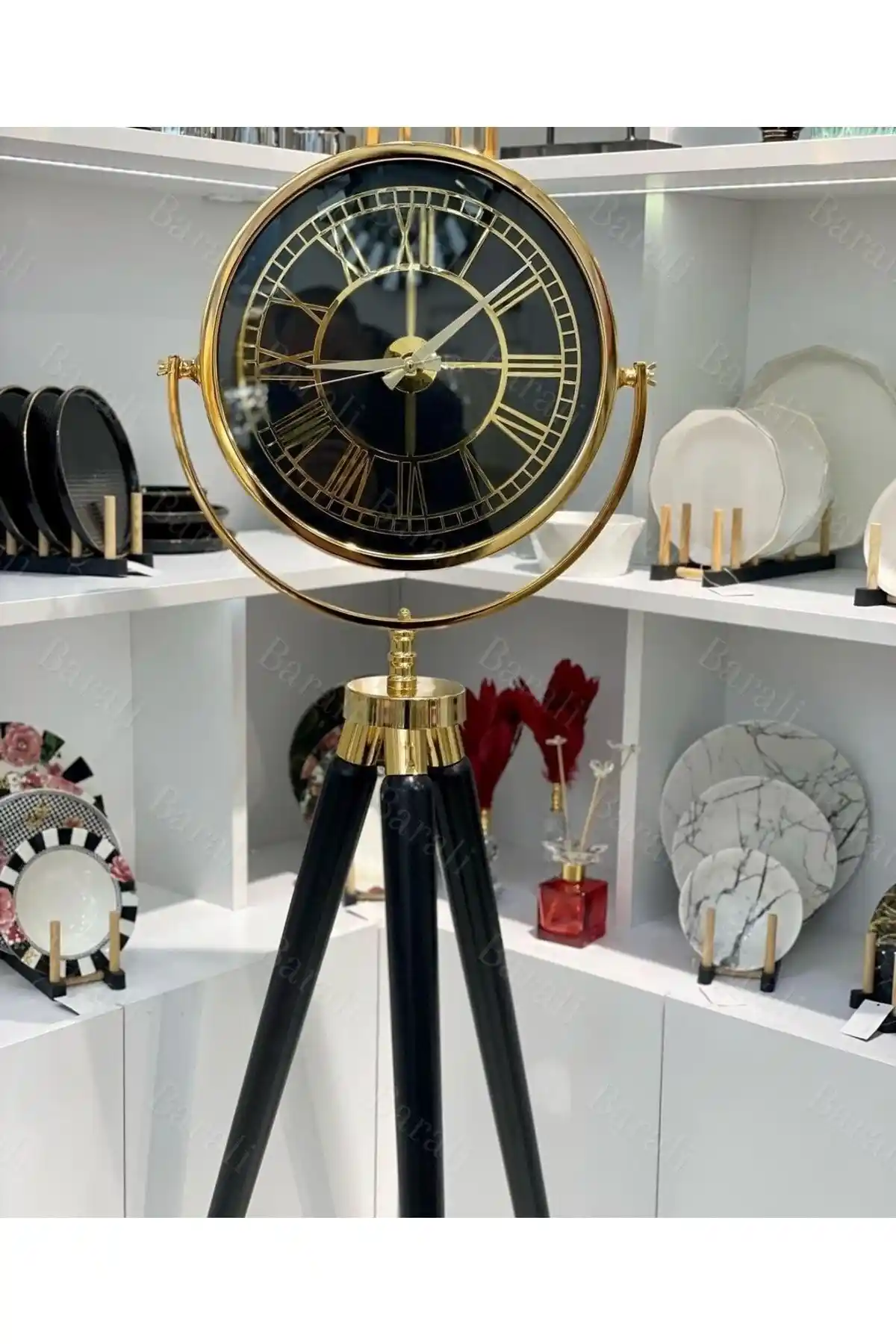 Dekorasyon İçin Uygun Ayaklı Saat Modelleri ve Dekoratif Tasarım Seçenekleri