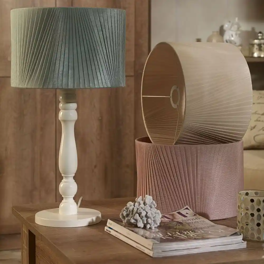 Dekorasyonda Abajur Şapkası: Şıklık ve İşlevselliğin Birlikte Sunulduğu Detaylar