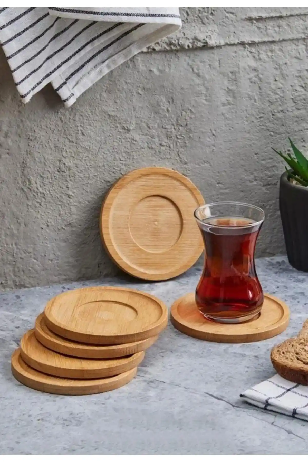 Dekorasyonda Bardak Tabağı Kullanımı: Estetik ve Fonksiyonellik İçin İpuçları