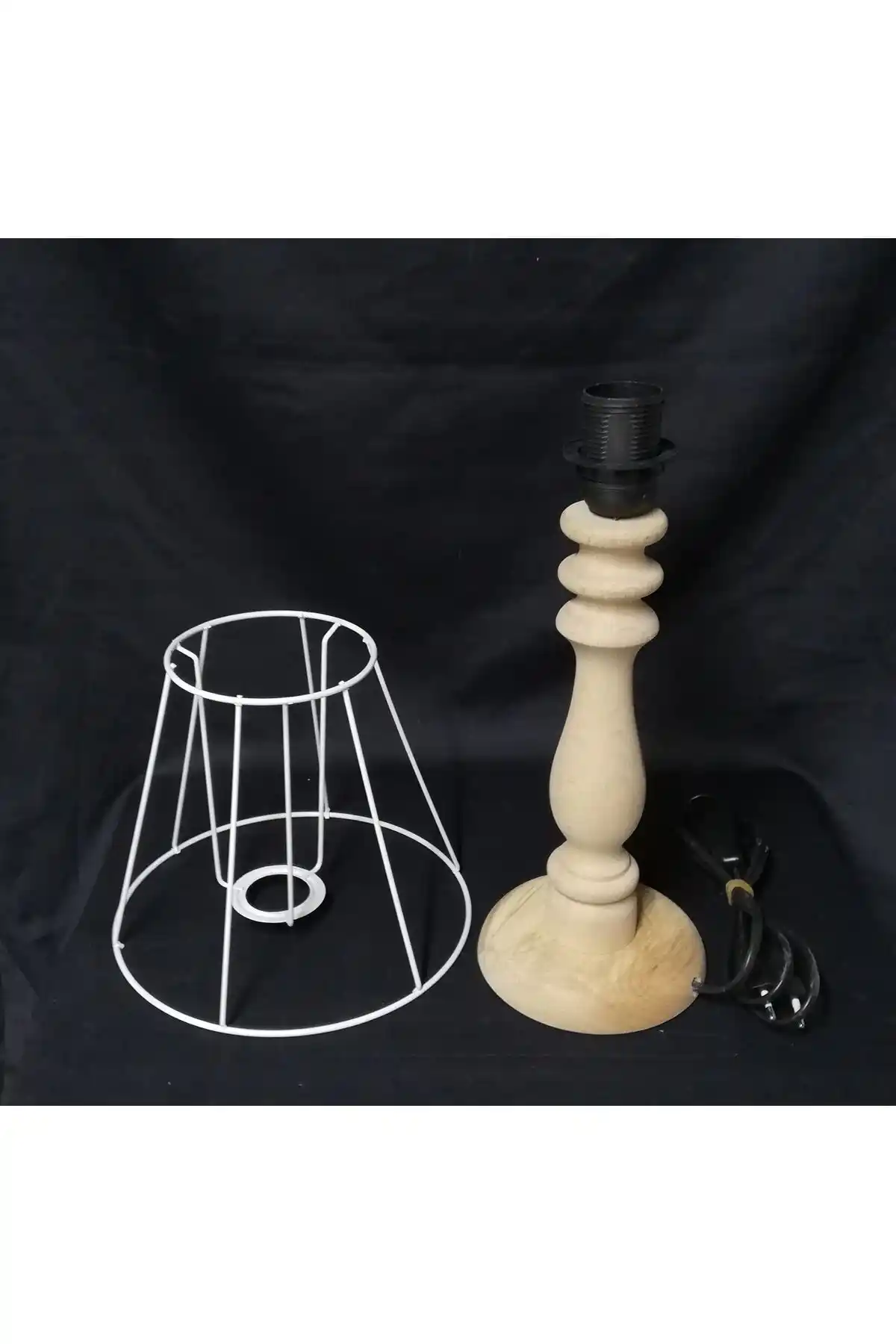 Dekorasyonda Ham Abajur Ayaklarıyla Mekânlara Sıcaklık ve Zarafet Katın