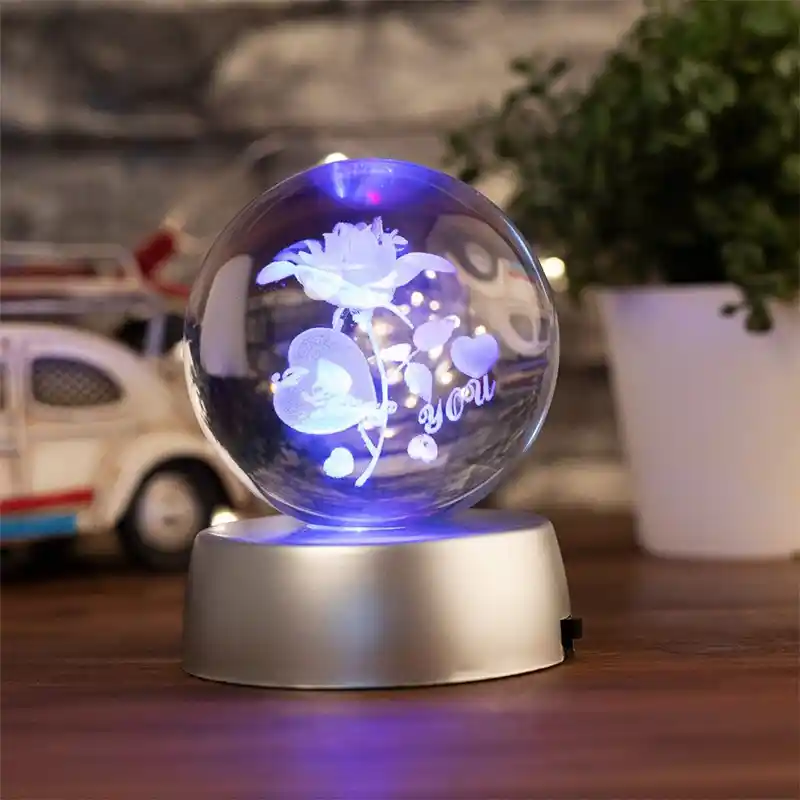 Dekorasyonda Şıklık ve Anlam Katmanın Yolu: Hediyelik Küreler