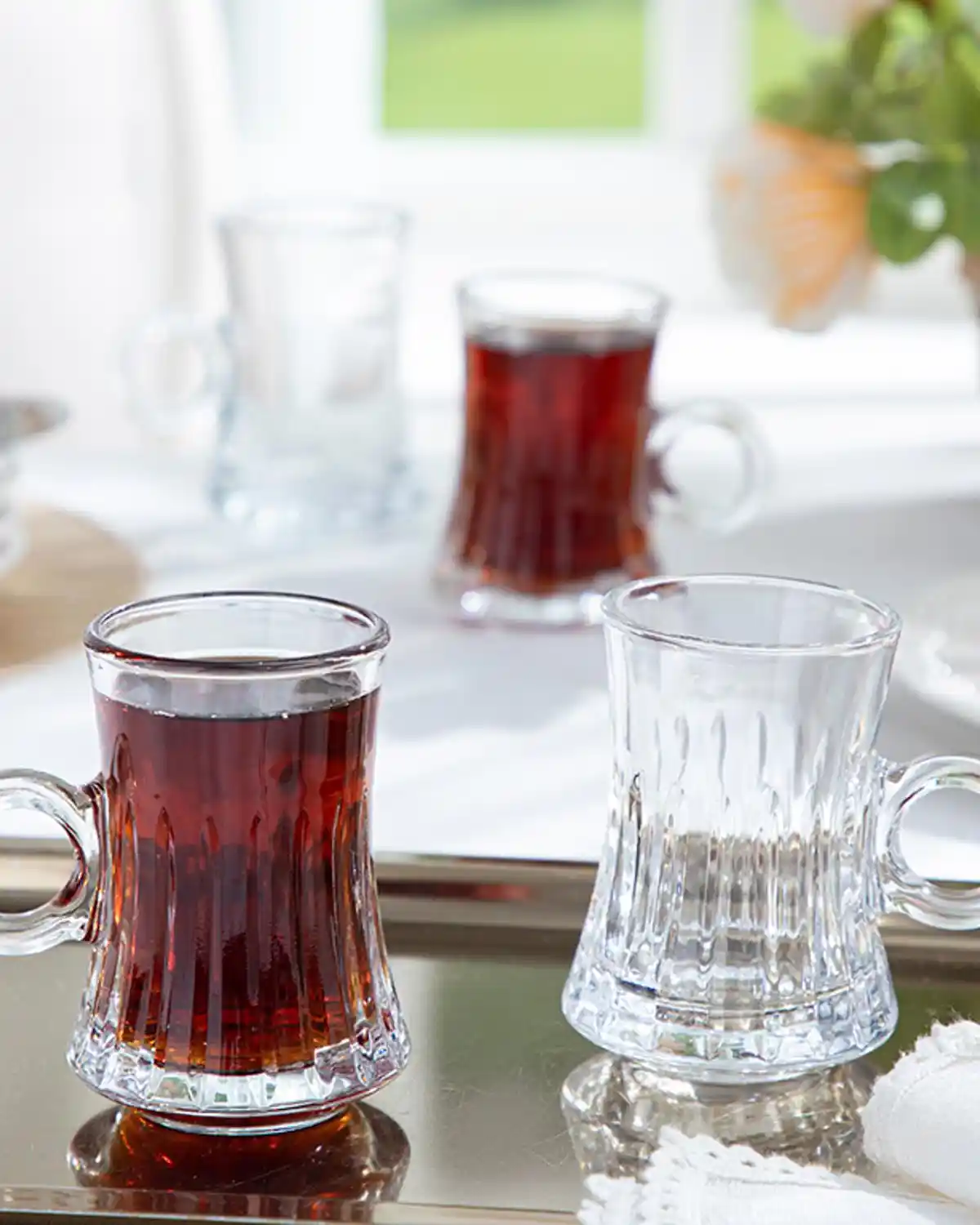 Dekorasyonda Şıklık ve Fonksiyonellik: English Home Çay Bardağı Altlıkları