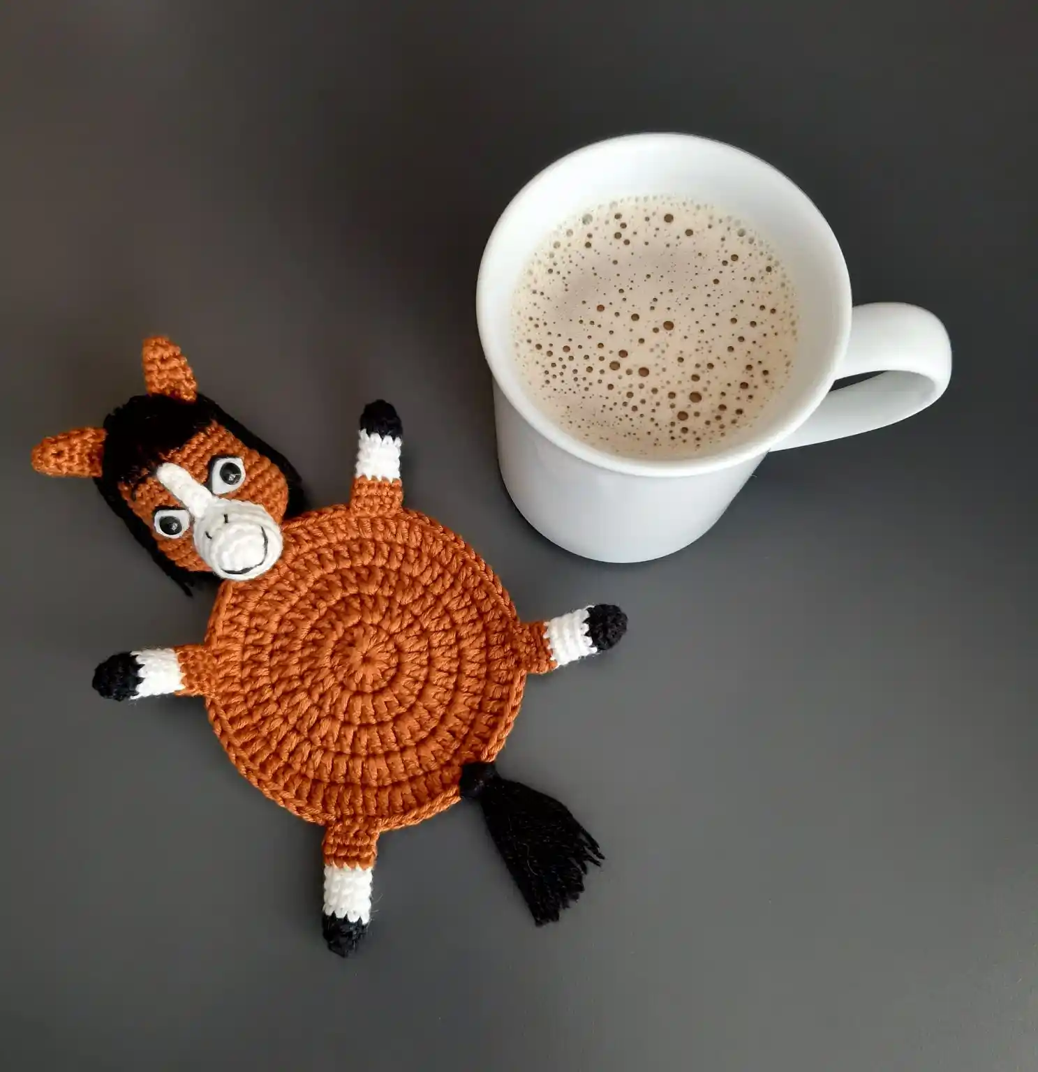 Dekorasyonda Şıklık ve Fonksiyonellik İçin En Uygun Bardak Altlığı Modelleri