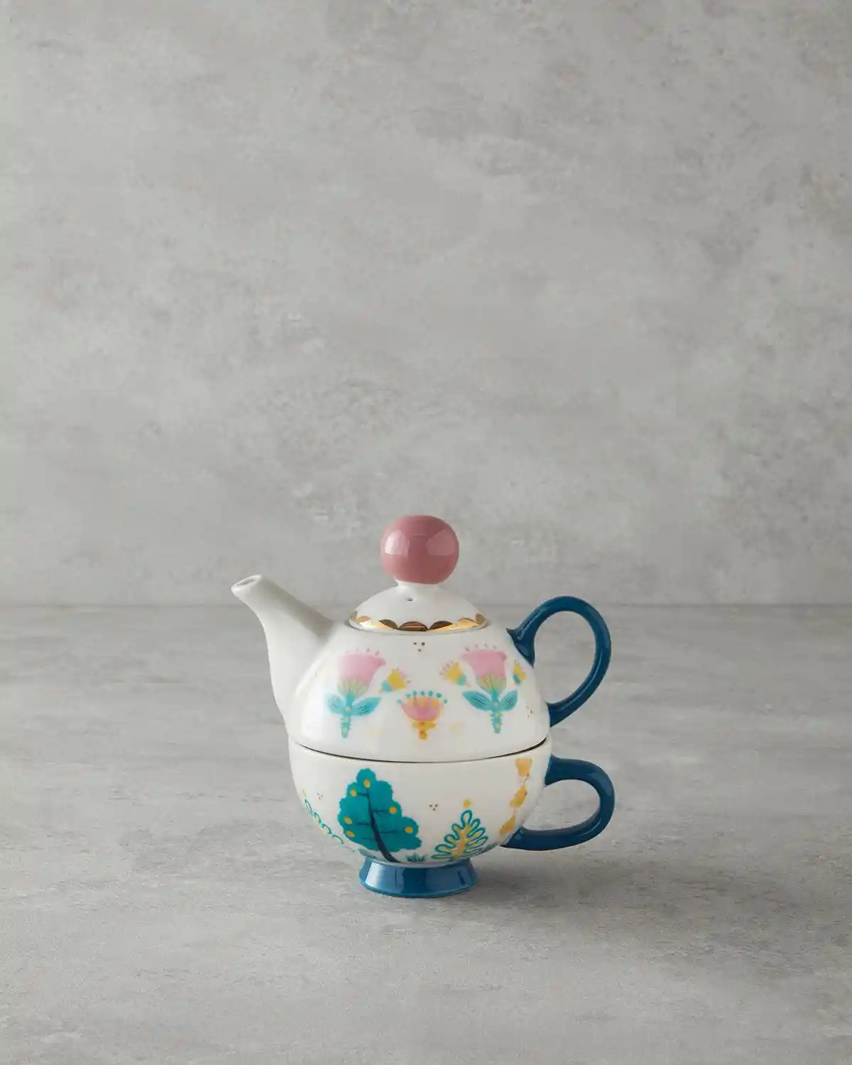 Dekorasyonda Şıklık ve Fonksiyonellik Sunan Demlikli Kupa Trendleri