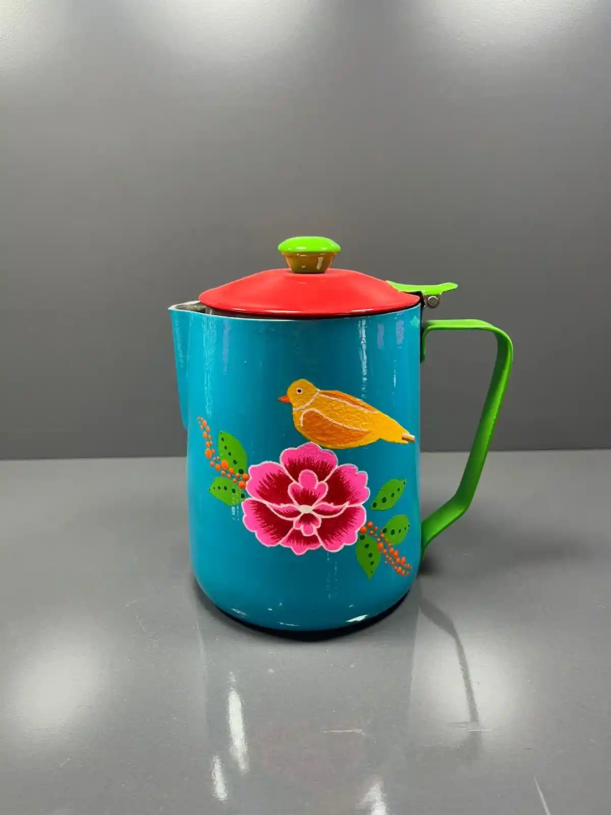 Dekorasyonda Şıklık ve Fonksiyonellik Sunan Kapaklı Sürahi Modelleri