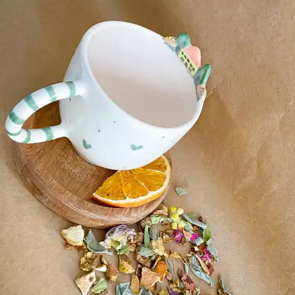 Dekorasyonda Zarif Dokunuşlar: Bitki Çayı Fincanlarıyla Şık ve Sıcak Atmosfer Yaratma