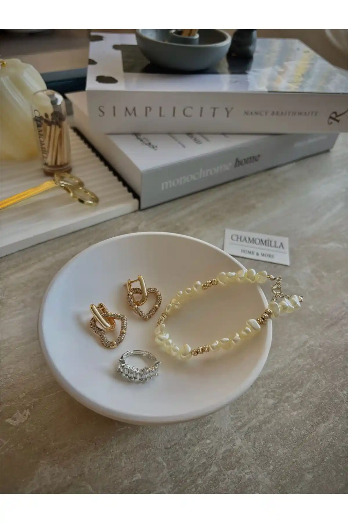 Dekoratif Anahtar Kasesi ile Evinize Şıklık ve Düzen Katmanın Yolları