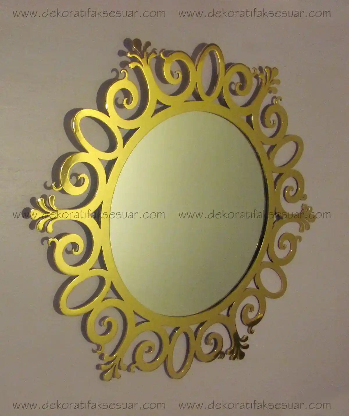 Dekoratif Ayna Çerçevesi Seçenekleri ve Mekâna Katacağı Şıklık