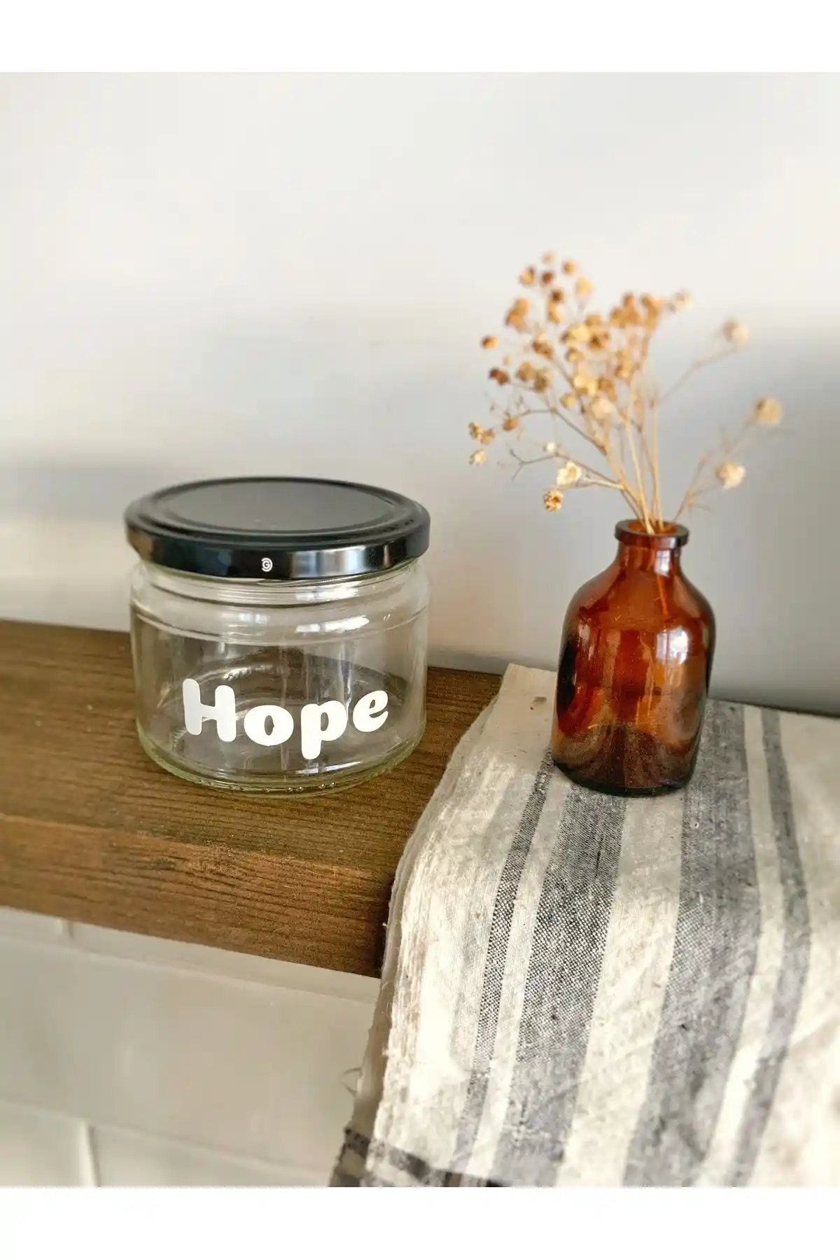 Dekoratif Cam Kavanozlar: Estetik ve İşlevselliği Bir Arada Sunan Dekorasyon Unsurları