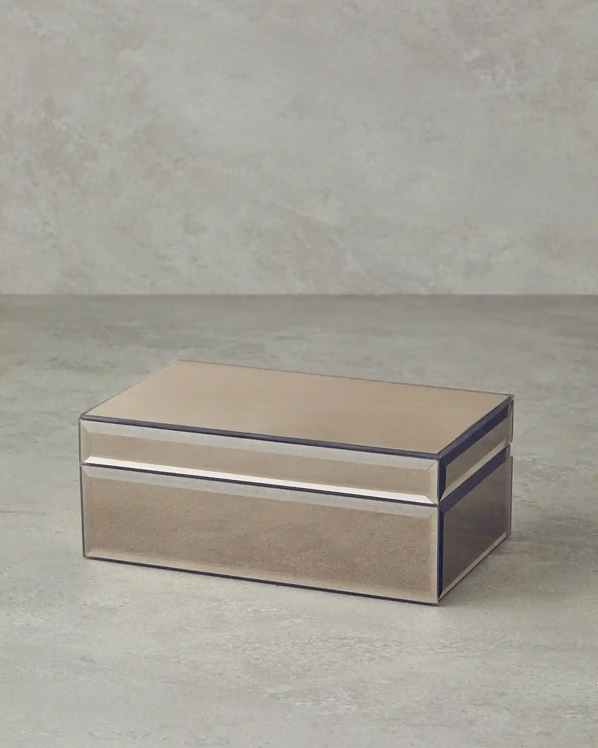 Dekoratif Kutularla Ev ve Ofis Dekorasyonunu Zenginleştirme Rehberi