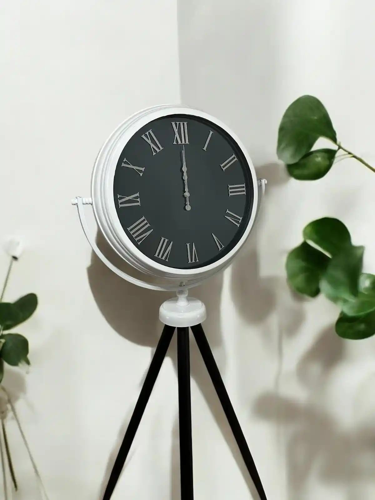 Dekoratif Saatler ile Mekânınıza Şıklık Katmanın Yolları ve Tasarım Alternatifleri