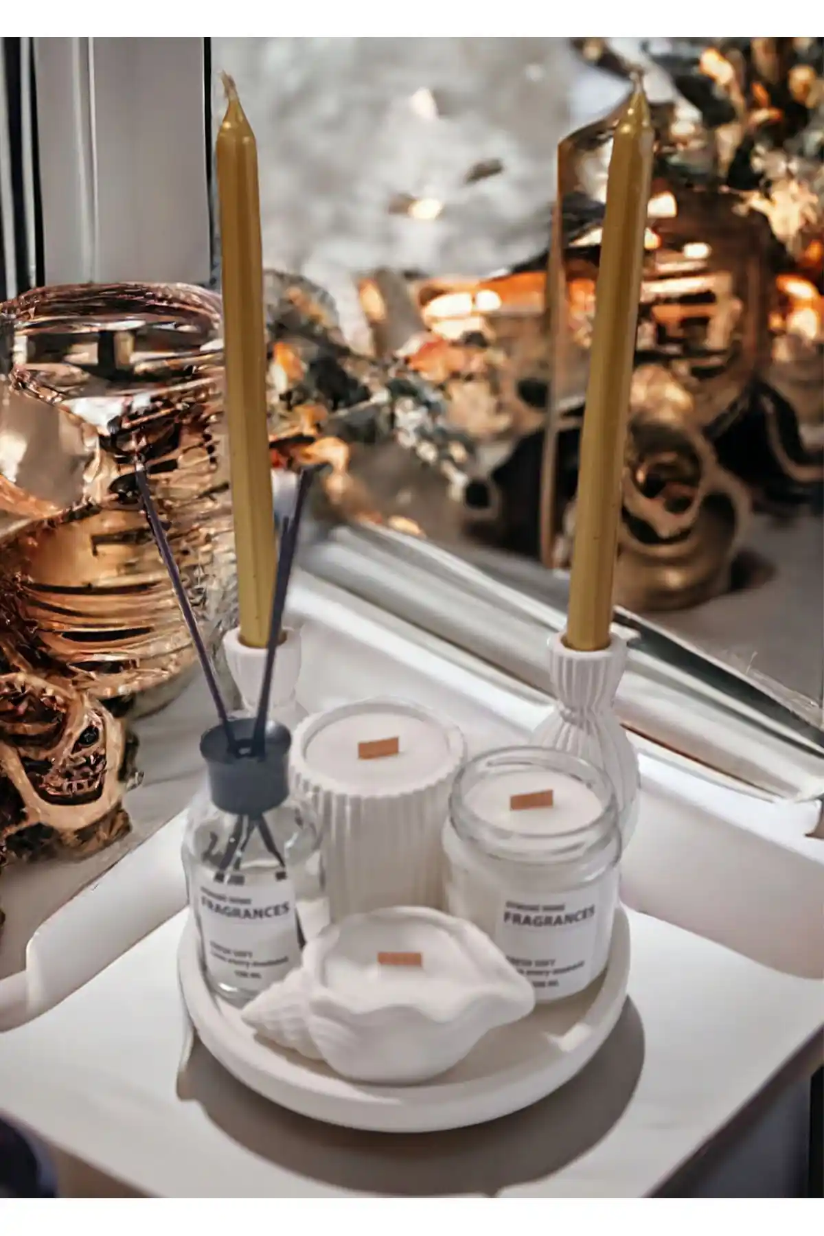 Dekoratif Tepsi ve Mumluk Seçenekleriyle Evinize Şıklık Katın