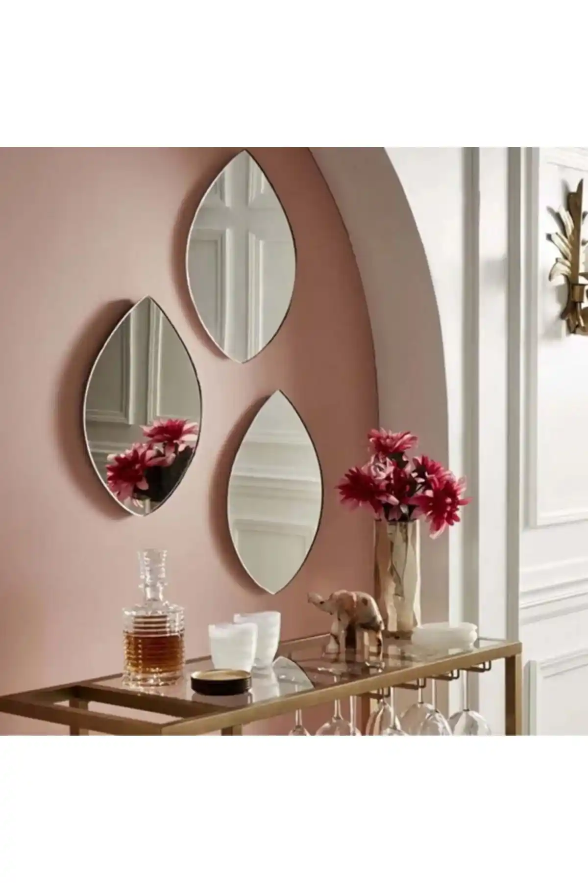 Dekoratif Üçlü Aynalar ile Mekanlara Şıklık ve Fonksiyonellik Katın