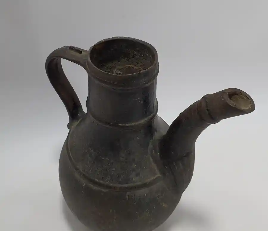 Demir Sürahi ile Dekorasyonda Zarif ve Fonksiyonel Dokunuşlar Nasıl Yapılır