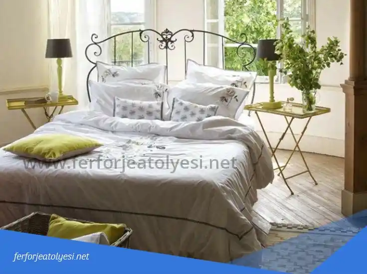 Demir Yatak Başılığı Dekorasyonunda Zarafet ve İşlevselliğin Birlikteliği