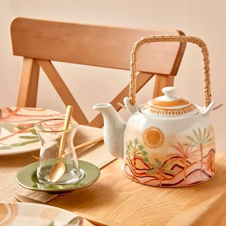 Demlik Seçiminde Dikkat Edilmesi Gerekenler ve Dekoratif Kullanım İpuçları