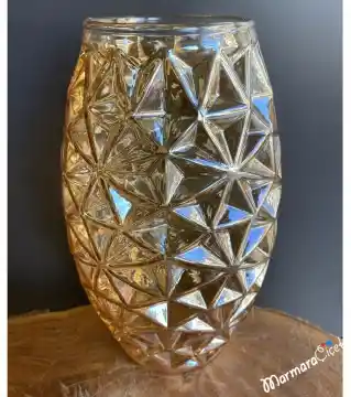 Dev Cam Vazo Modelleri ve Dekorasyon İpuçlarıyla Modern Mekanlar Yaratın