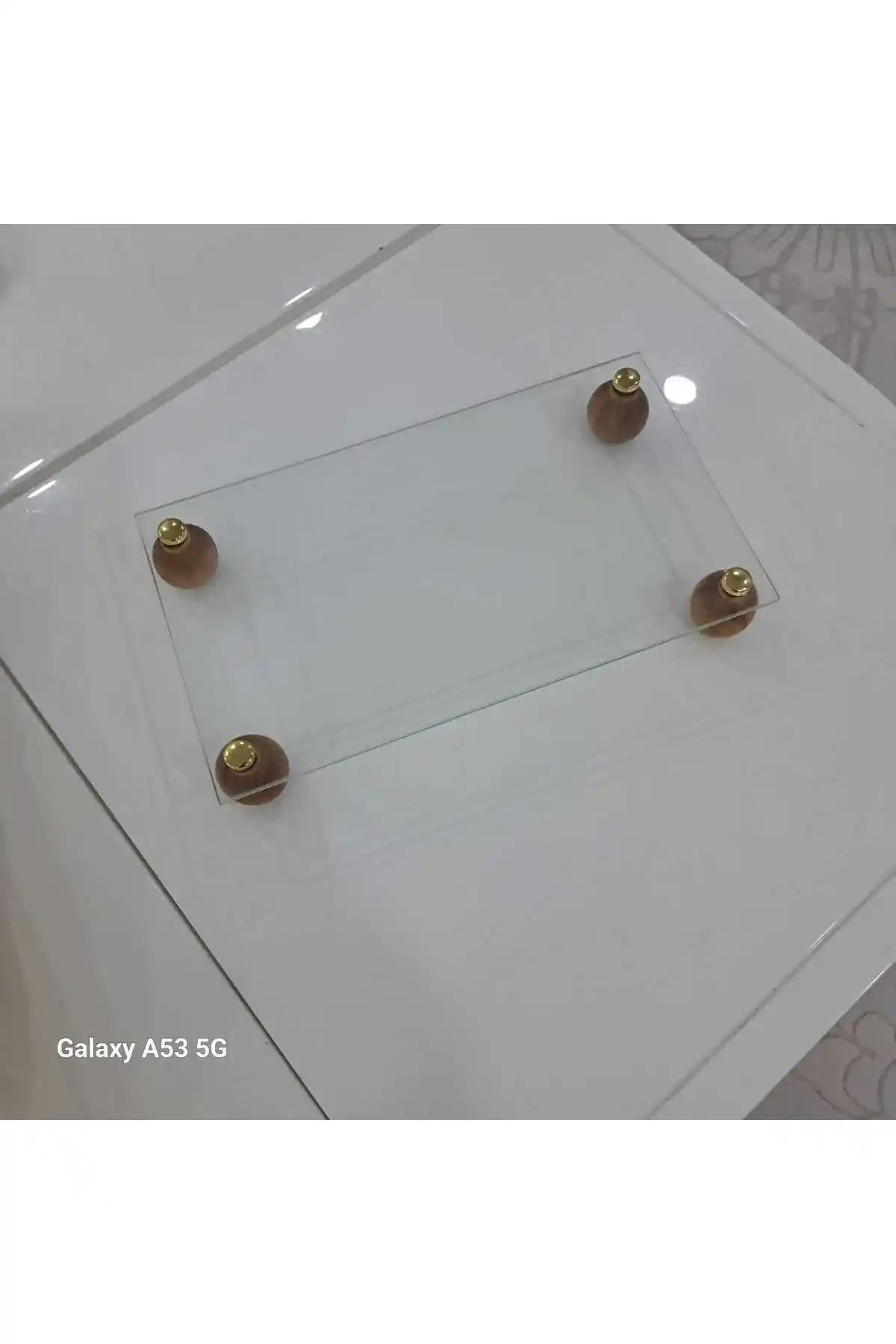 Dikdörtgen Ayaklı Cam Sunumluklar ile Modern Dekorasyon ve İşlevsellik