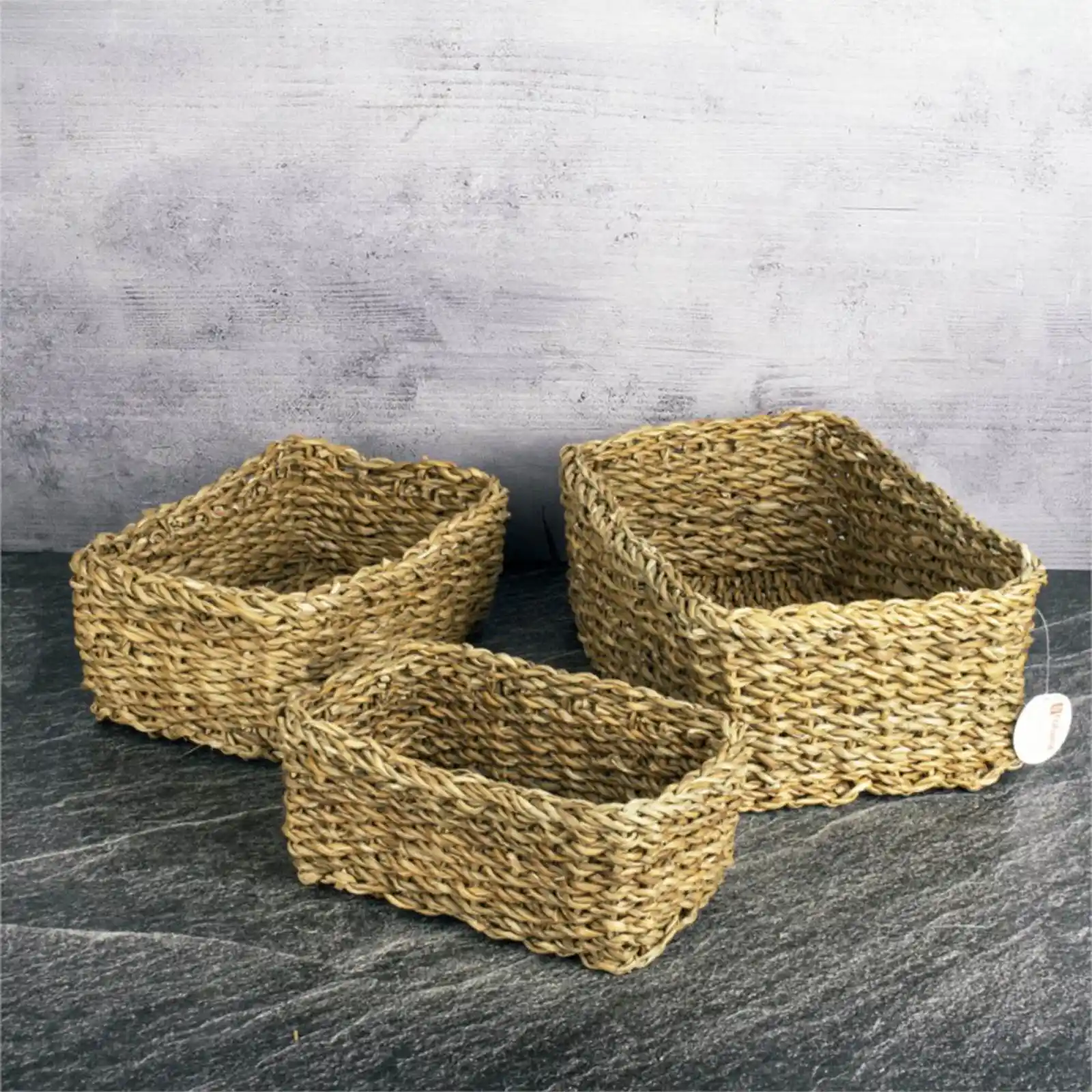 Dikdörtgen Hasır Sepetlerle Dekorasyonda Şıklık ve İşlevsellik Sağlama Rehberi