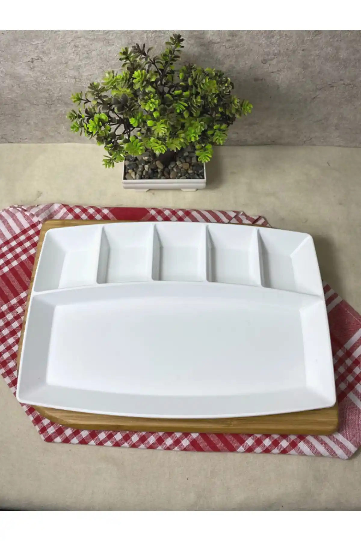 Dikdörtgen Kahvaltı Tabağıyla Modern ve Şık Masa Dekorasyonları Nasıl Yapılır