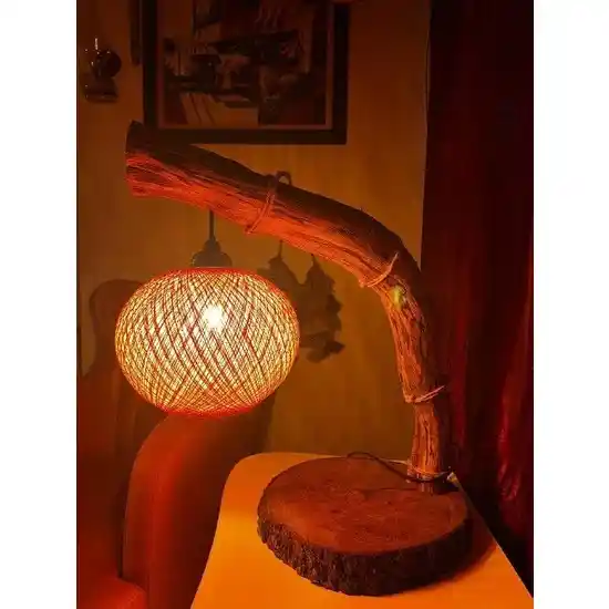 Doğal Ahşap Abajur ile Dekorasyonunuza Sıcak ve Doğal Bir Dokunuş Katın