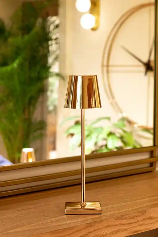 Dokunmatik Abajurlar ile Modern Dekorasyonda Yenilikçi Aydınlatma Çözümleri