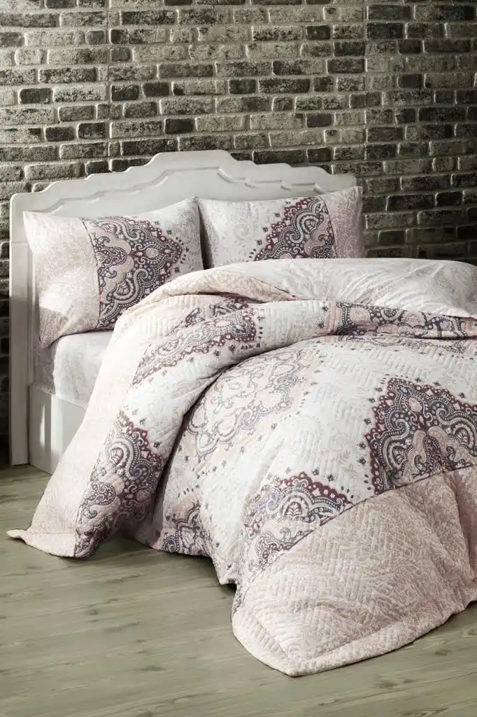 Dört Mevsim Nevresim Takımı ile Yatak Odasında Konfor ve Estetiği Artırın