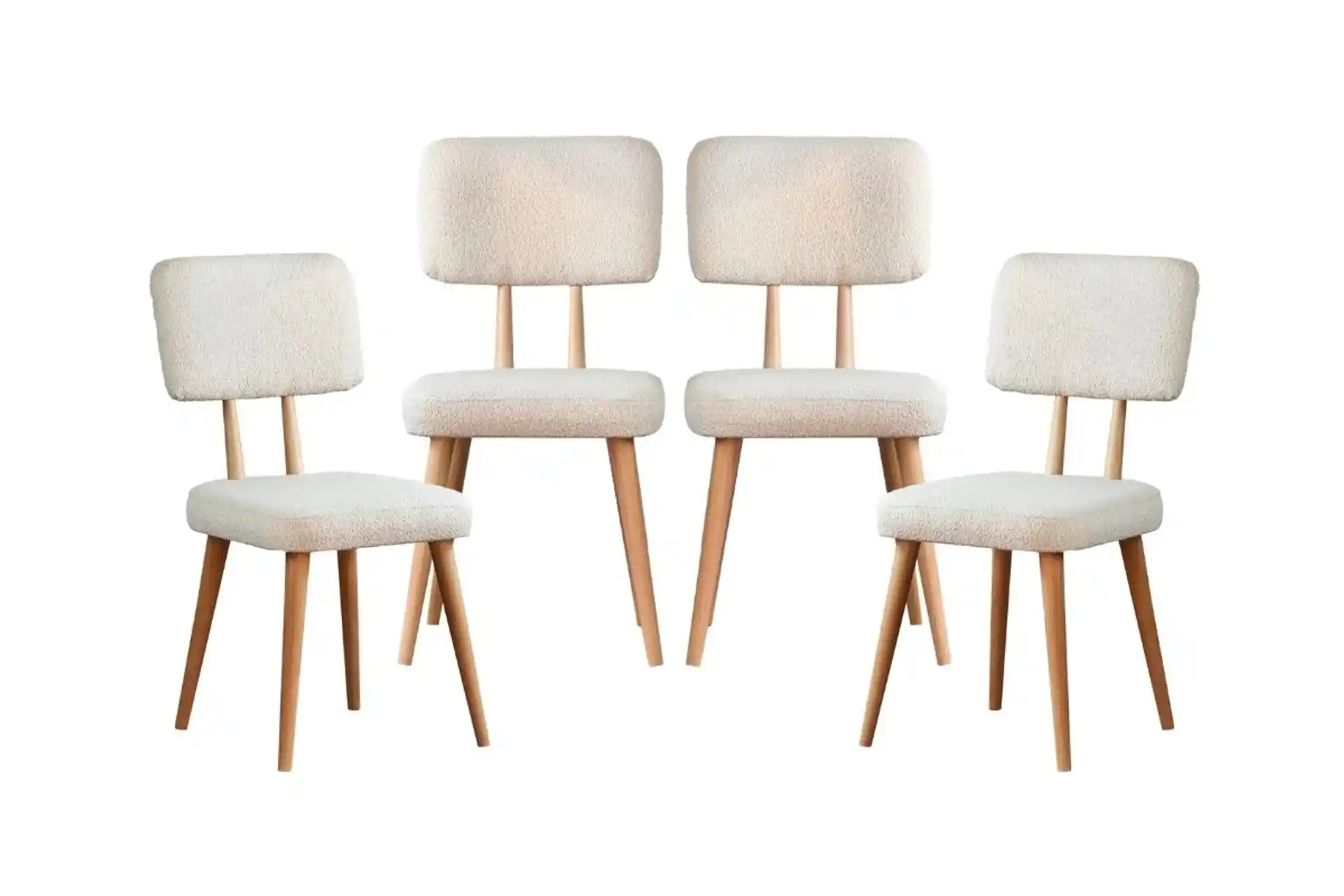 Dört Sandalye ile Mutfak Dekorasyonunda Şıklık ve İşlevselliğin Birleşimi