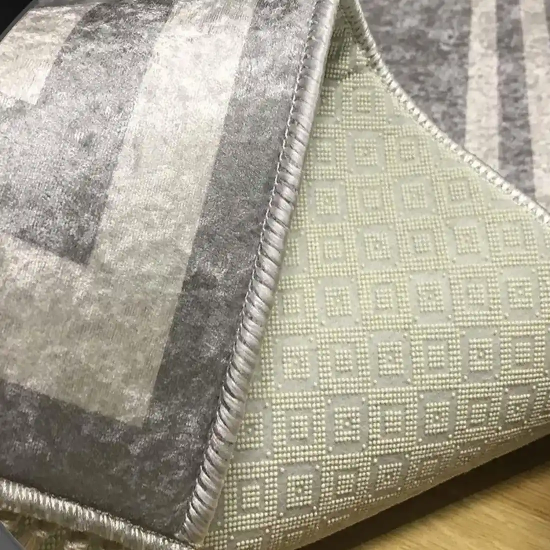 Dot Taban Halı Nedir ve Ev Dekorasyonuna Katkıları Hakkında Detaylı Bilgi