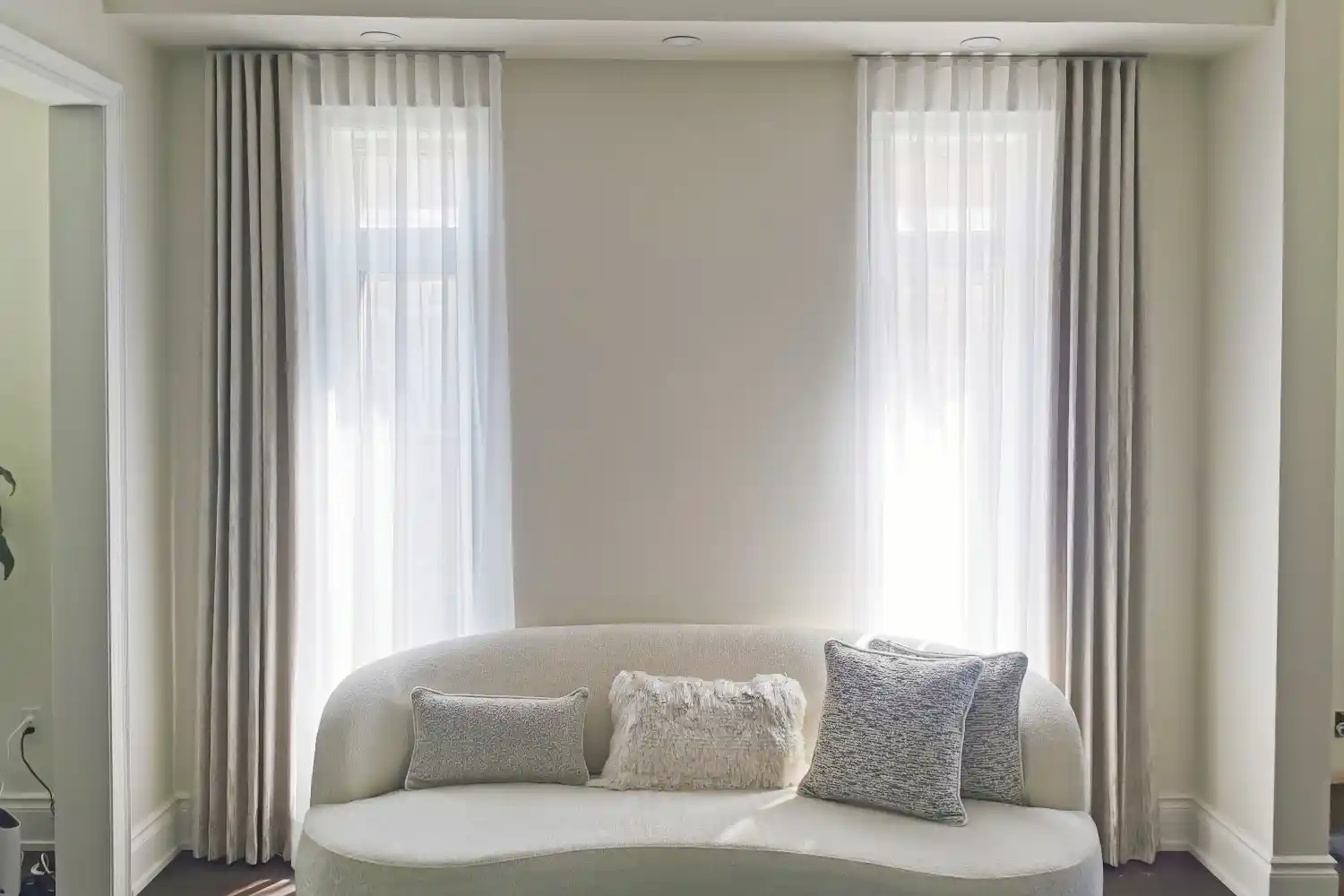 Drapery Kullanımı ve Dekorasyonda Şıklık ile İşlevselliğin Buluşması